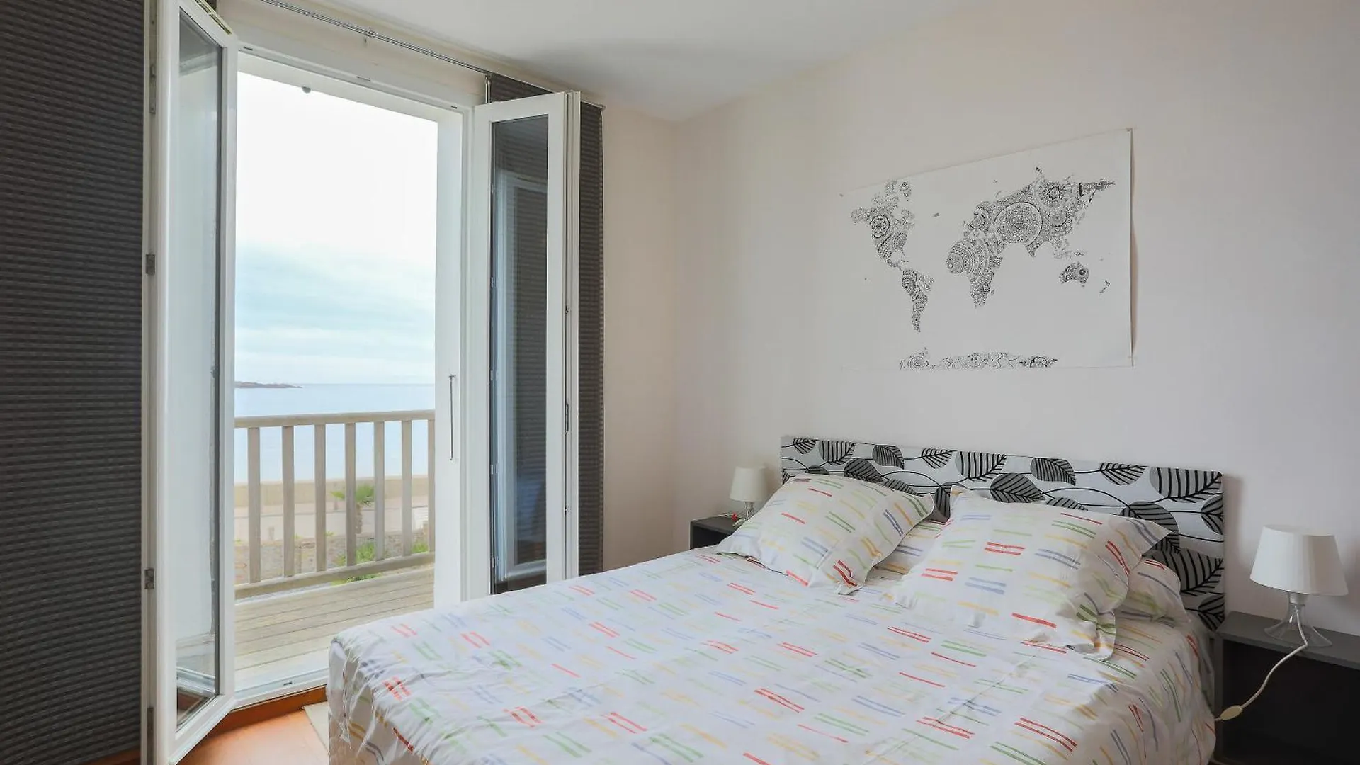 Maison Face Mer Acces Direct Plage Plougasnou 0*,  Frankrig