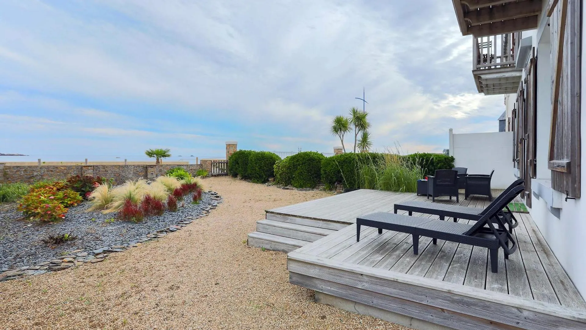 Maison Face Mer Acces Direct Plage Plougasnou 0*,  Frankrig