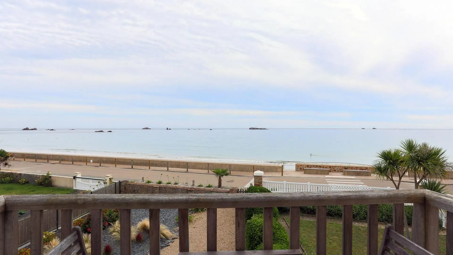 Maison Face Mer Acces Direct Plage Plougasnou Feriehus